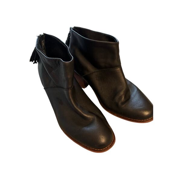 Toms Black Leather Leila Rear Zipper Bootie Sz 9 Western Boho Concert GNO Rodeo - Picture 2 of 7